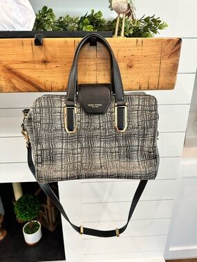 Henri Bendel West 57th Street Large Satchel EUC